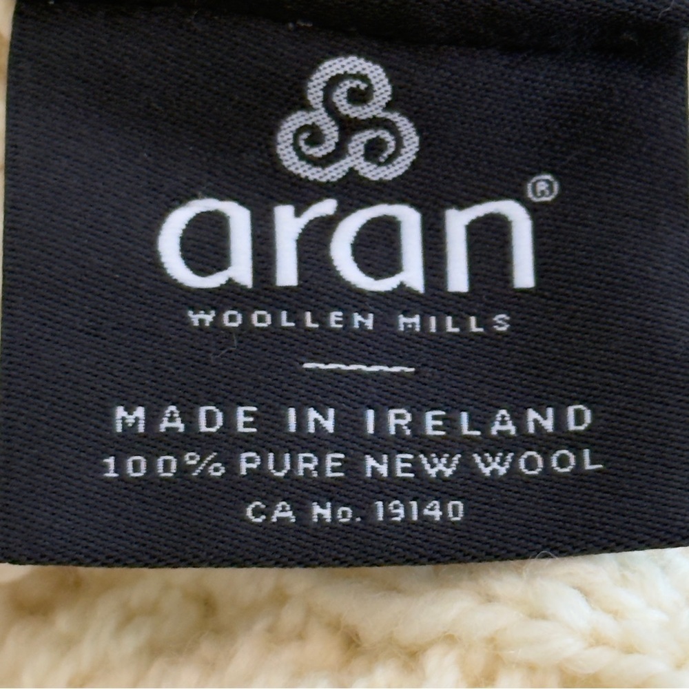 NWT Aran Woollen Mills 100% Pure Wool Poncho - Picture 9 of 9